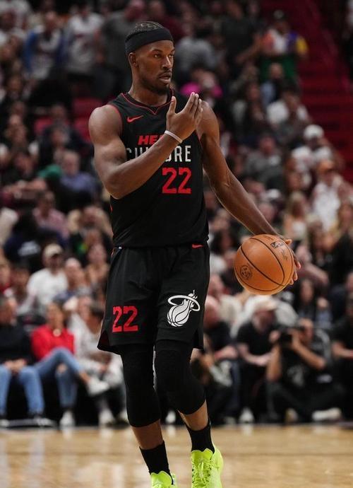 巴特勒在掘金比赛中重要助攻，比赛规则变更引发热议！