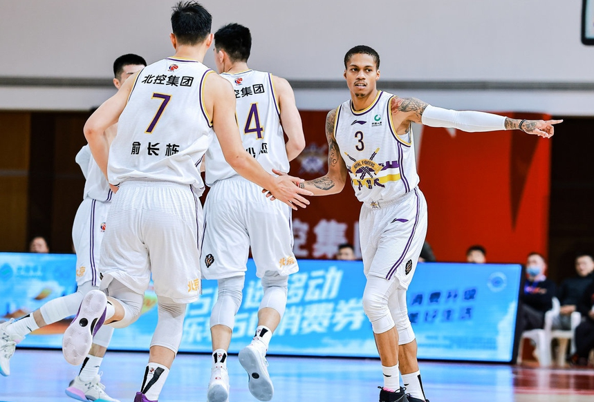 爱游戏官网-赛地聚焦——CBA季后赛赛后热度飙升，武汉三镇防线松动，态度坚定，医务组通报恢复的简单介绍-爱游戏官网